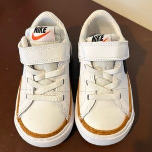 Nike Kids Toddlers Court Legacy White Sneakers Velcro Strap Brand New size 6